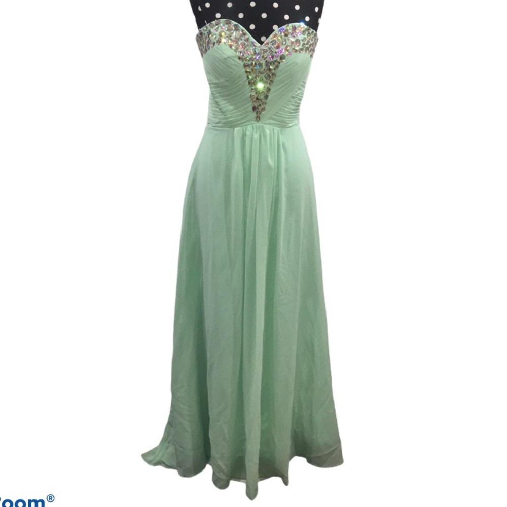 Laeden gown